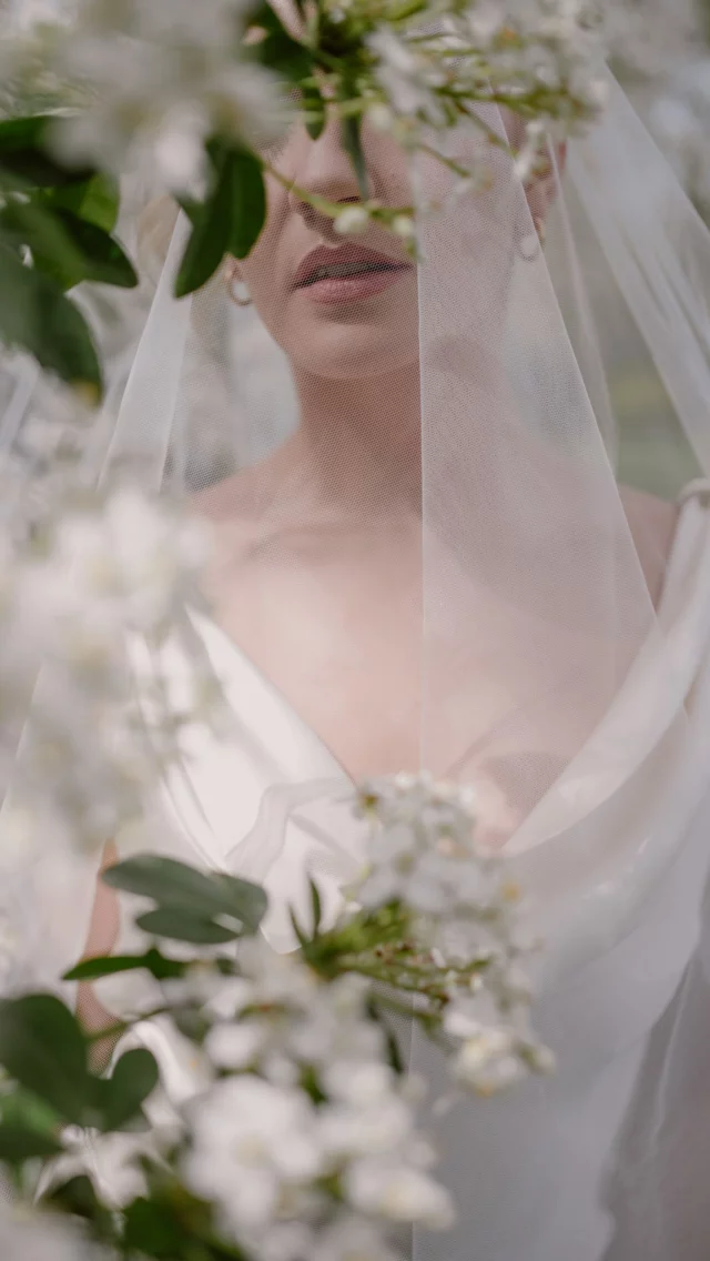 Spring vibes 🤍🤍

Mua: @aurorablancomakeup 
Dress: @adelaislondon 
Model: @elliesha_w 
#spring #ｓｐｒｉｎｇｖｉｂｅｓ #weddingphotographer #weddingportraits #bridetobe #photographemariage #brideportrait #frenchweddingphotographer #bloom #hochzeitfotograf #munchen #hochzeitmünchen #londonweddingphotographer #photographemariageparis #parisweddingphotographer #printemps