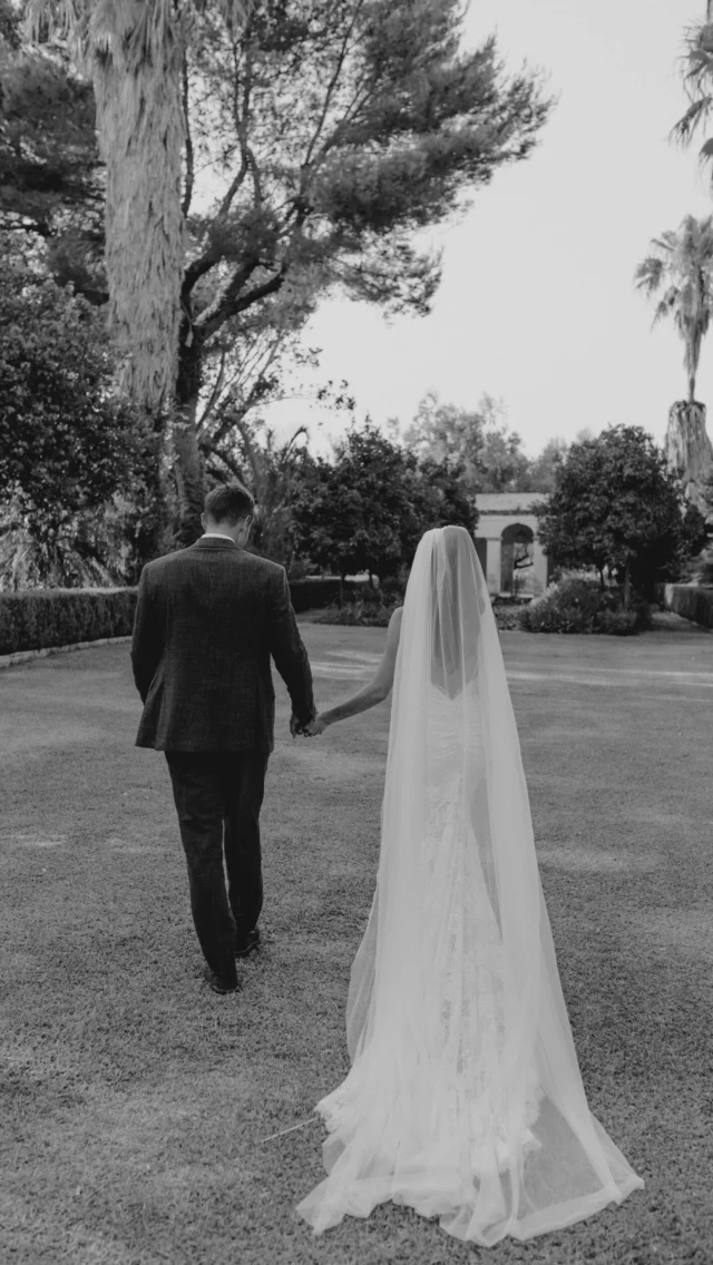 Behind every magical moment, there’s a story unfolding…
Capturing the laughter, the tiny details, and the emotions that make each wedding truly unforgettable.

Your story deserves to be told with heart and elegance.

Where would your dream wedding take place? Tell me below!

#LuxuryWeddingPhotographer #LakeComoWedding #MunichWeddingPhotographer #DestinationWedding #BehindTheScenes
#photographemariage #photographemariagefrance #frenchweddingphotographer