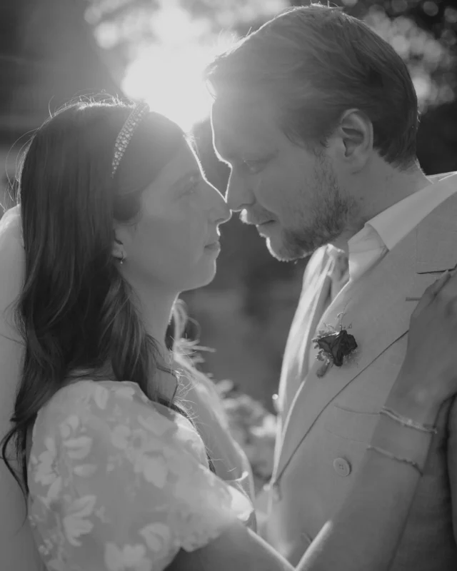 There are “perfect” wedding photos.
And then… there are the ones that truly move you.

The ones where the light falls just right.
The ones where a hand reaches out without thinking.
The ones where you feel the emotion before you even see the face.

These are the moments I look for.

Not poses. Not forced smiles.
But something intimate, alive, and quietly elegant.

If you dream of wedding memories that feel sincere, delicate and full of light —
I’d love to create them with you.

🇫🇷 Il y a des photos “parfaites”. Et puis il y a celles qui vibrent.
Celles où la lumière tombe juste au bon moment.
Celles où la main se tend sans y penser.
Celles où on devine l’émotion avant même de voir le visage.

Ce sont ces instants-là que je cherche.

Pas des poses. Pas des sourires forcés.
Mais l’intime, le vivant, l’élégant.

Si vous aussi vous rêvez de souvenirs sincères, délicats et lumineux… je serais ravie de créer cela pour vous.
Wedding planner: @lushandloved 
Venue : @ladimedegiverny 
Flowers: @lilasboheme 

#WeddingPhotographer #EmotionalWeddings #FineArtWedding #intimatewedding #intimateweddingphotographer #franceweddingphotographer #photographemariage #mariageemotion #photographefrance